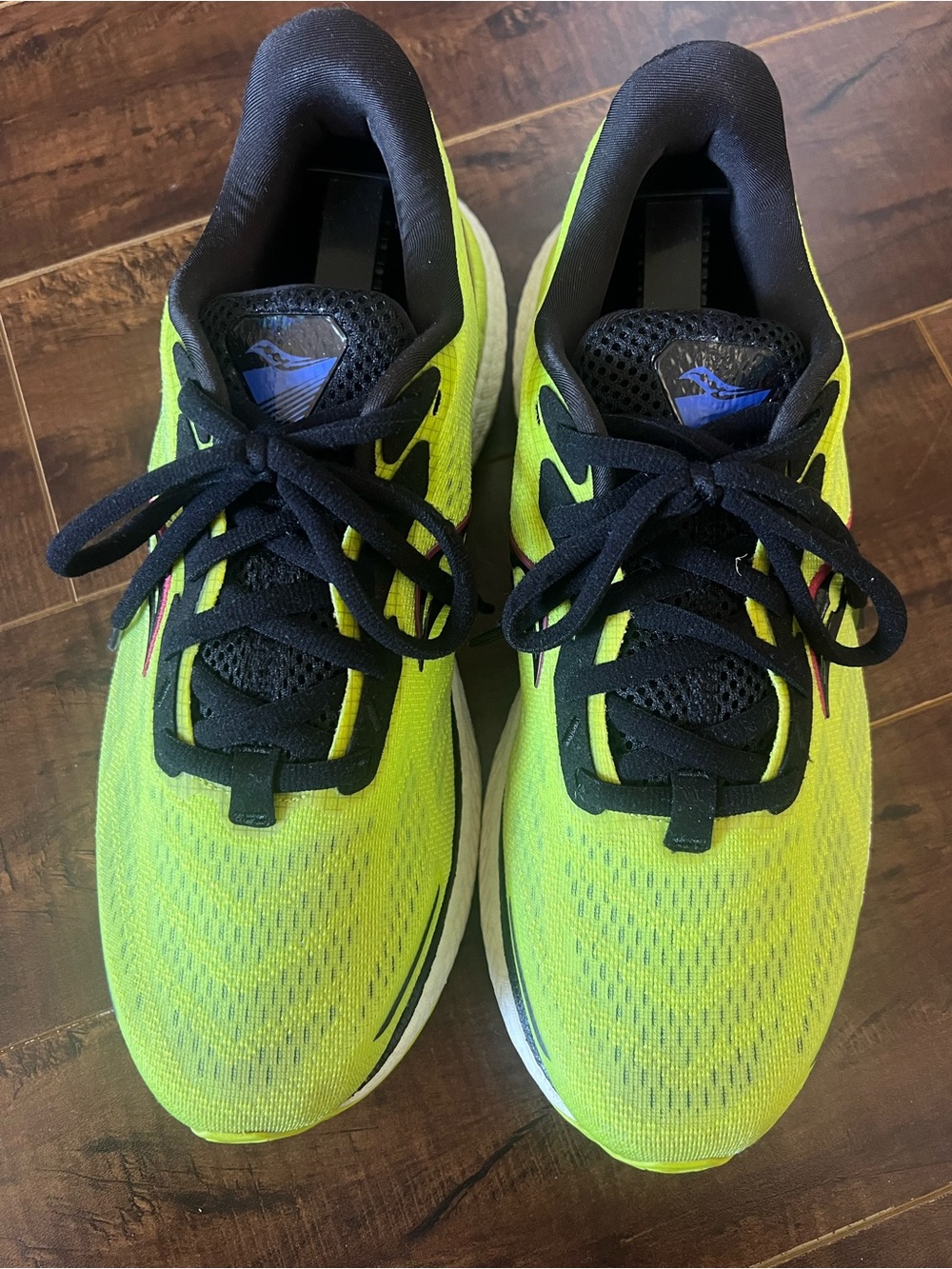 Saucony Men's Triumph 19 High-Visibility Max Cushion Running Shoes
